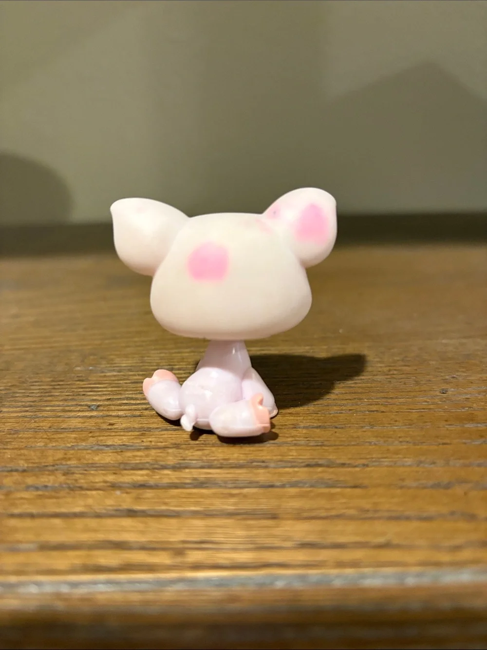 Littlest Pet Shop Pink Pig Figurine with Blue Eyes